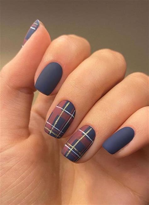 short nails plaid designs